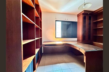Apartamento à venda com 157m², 4 quartos e 2 vagas
