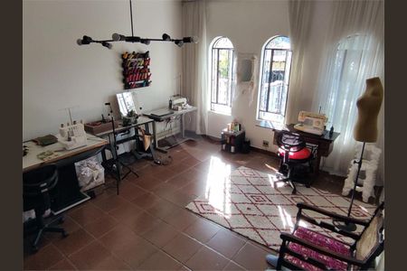 Casa à venda com 3 quartos, 180m² em Jardim Leonor Mendes de Barros, São Paulo