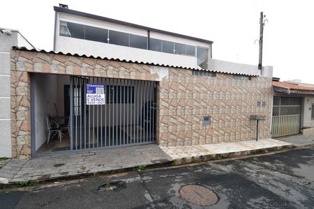 Casa para alugar com 200m², 3 quartos e 2 vagasFachada / Placa
