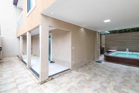 Casa para alugar com 200m², 3 quartos e 1 vagaÁrea externa