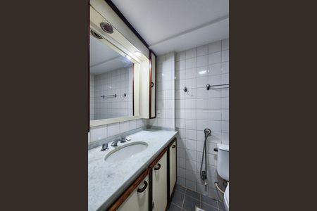 Apartamento para alugar com 75m², 2 quartos e 1 vaga Apartamento para alugar com 75m², 2 quartos e 1 vagaBanheiro