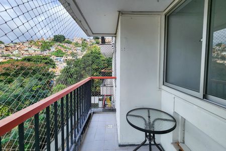 Apartamento para alugar com 75m², 2 quartos e 1 vaga Apartamento para alugar com 75m², 2 quartos e 1 vagaVaranda