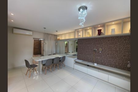 Sala de casa de condomínio à venda com 4 quartos, 119m² em Freguesia (jacarepaguá), Rio de Janeiro