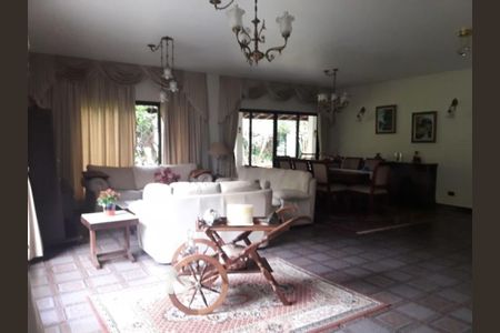 Casa à venda com 5 quartos, 600m² em Vila Amalia (Zona Norte), São Paulo
