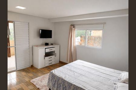 Casa à venda com 288m², 6 quartos e 2 vagas Casa à venda com 288m², 6 quartos e 2 vagasQuarto