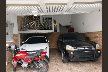 Casa à venda com 288m², 6 quartos e 2 vagas Casa à venda com 288m², 6 quartos e 2 vagasGaragem