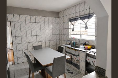 Casa à venda com 288m², 6 quartos e 2 vagas Casa à venda com 288m², 6 quartos e 2 vagasCozinha