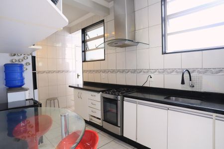 Apartamento para alugar com 98m², 3 quartos e 2 vagas Apartamento para alugar com 98m², 3 quartos e 2 vagasCozinha