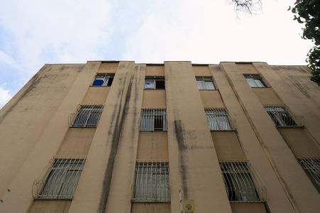 Apartamento para alugar com 98m², 3 quartos e 2 vagas Apartamento para alugar com 98m², 3 quartos e 2 vagasFachada