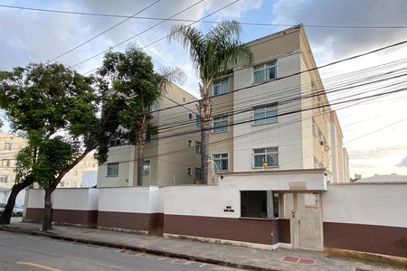 Apartamento à venda com 58m², 3 quartos e 1 vaga Apartamento à venda com 58m², 3 quartos e 1 vagaFachada