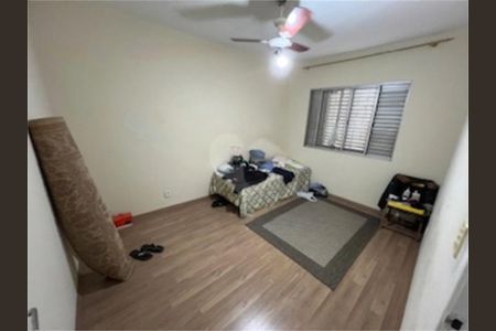 Casa à venda com 3 quartos, 250m² em Vila Romero, São Paulo