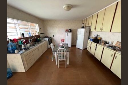 Casa à venda com 3 quartos, 250m² em Vila Romero, São Paulo