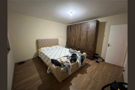 Casa à venda com 3 quartos, 250m² em Vila Romero, São Paulo