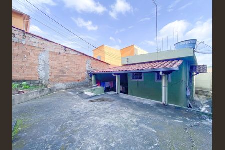 Quintal de casa à venda com 2 quartos, 110m² em Lindéia, Contagem