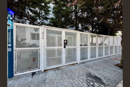 Apartamento para alugar com 56m², 2 quartos e 1 vaga Apartamento para alugar com 56m², 2 quartos e 1 vagaFachada