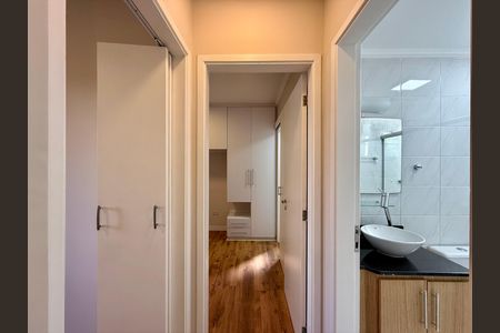 Apartamento para alugar com 56m², 2 quartos e 1 vaga Apartamento para alugar com 56m², 2 quartos e 1 vagaCorredor Quartos