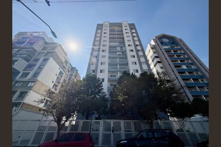 Apartamento para alugar com 56m², 2 quartos e 1 vaga Apartamento para alugar com 56m², 2 quartos e 1 vagaFachada