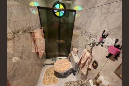 Casa à venda com 258m², 3 quartos e 3 vagas