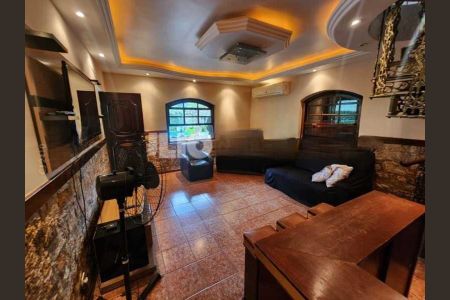 Casa à venda com 258m², 3 quartos e 3 vagas