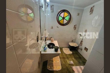 Casa à venda com 258m², 3 quartos e 3 vagas