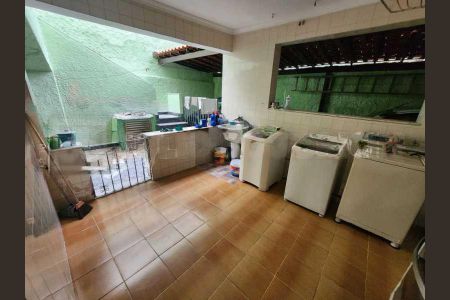 Casa à venda com 258m², 3 quartos e 3 vagas