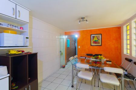 Casa à venda com 125m², 3 quartos e 2 vagasCozinha