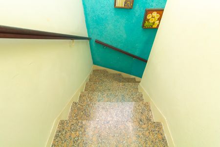 Casa à venda com 125m², 3 quartos e 2 vagasEscada
