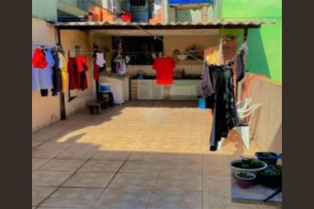 Casa à venda com 125m², 4 quartos e 9 vagas
