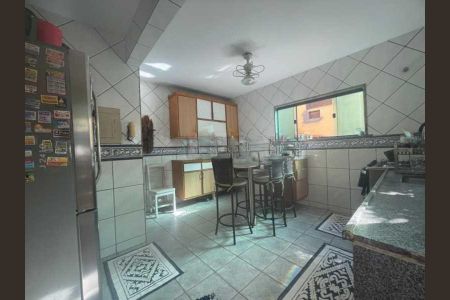 Casa à venda com 118m², 3 quartos e 5 vagas