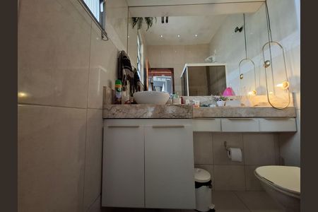 Banheiro de apartamento para alugar com 2 quartos, 90m² em Santa Teresa, Rio de Janeiro