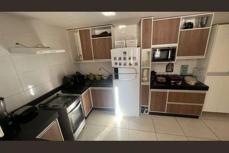 Casa para alugar com 304m², 5 quartos e 3 vagas Casa para alugar com 304m², 5 quartos e 3 vagasCozinha