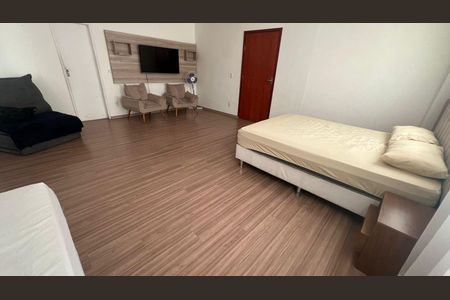 Casa para alugar com 304m², 5 quartos e 3 vagas Casa para alugar com 304m², 5 quartos e 3 vagasQuarto 2