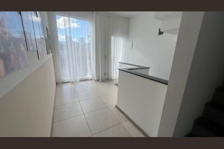 Casa para alugar com 304m², 5 quartos e 3 vagas Casa para alugar com 304m², 5 quartos e 3 vagasSala