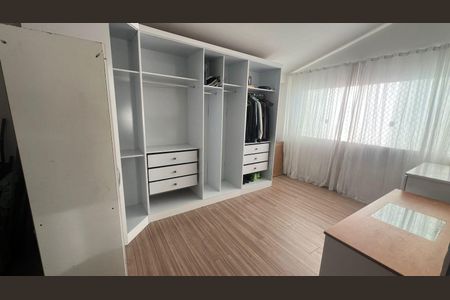 Casa para alugar com 304m², 5 quartos e 3 vagas Casa para alugar com 304m², 5 quartos e 3 vagasQuarto 4