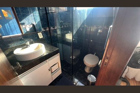 Casa para alugar com 304m², 5 quartos e 3 vagas Casa para alugar com 304m², 5 quartos e 3 vagasBanheiro 2