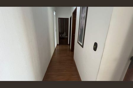 Casa para alugar com 304m², 5 quartos e 3 vagas Casa para alugar com 304m², 5 quartos e 3 vagasCorredor