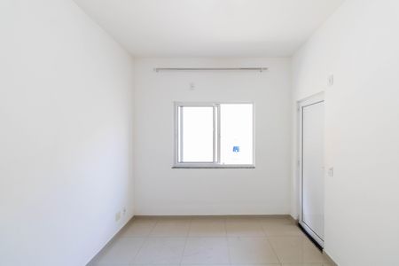 Sala de casa de condomínio para alugar com 2 quartos, 75m² em Senador Vasconcelos, Rio de Janeiro