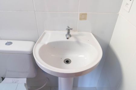 Casa de condomínio para alugar com 75m², 2 quartos e 1 vaga Casa de condomínio para alugar com 75m², 2 quartos e 1 vagaBanheiro do Quarto 1