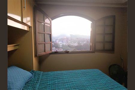 Casa à venda com 5 quartos, 337m² em Jardim Vivan, São Paulo