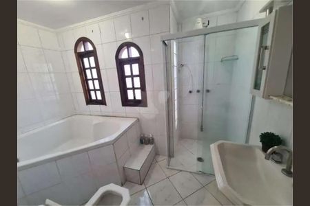 Casa à venda com 337m², 5 quartos e 6 vagas