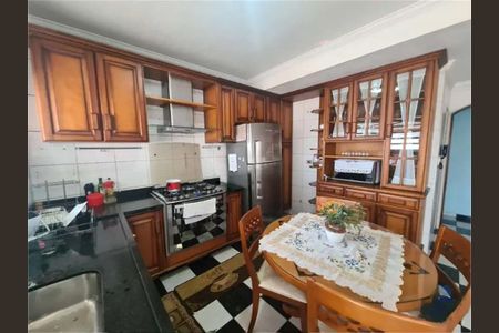 Casa à venda com 337m², 5 quartos e 6 vagas