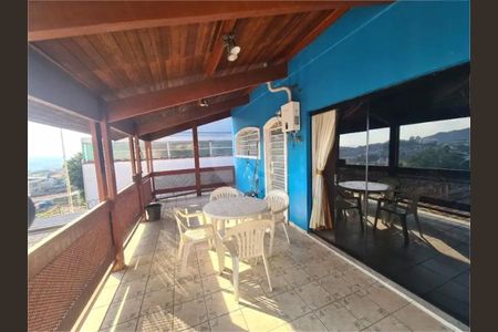 Casa à venda com 337m², 5 quartos e 6 vagas