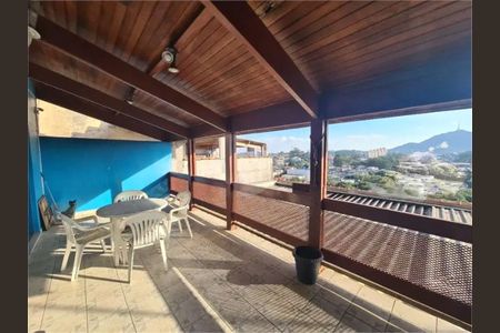 Casa à venda com 337m², 5 quartos e 6 vagas