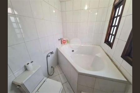 Casa à venda com 337m², 5 quartos e 6 vagas