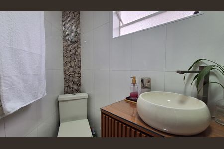 Apartamento à venda com 75m², 2 quartos e 1 vaga Apartamento à venda com 75m², 2 quartos e 1 vagaBanheiro Social