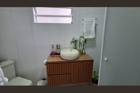 Apartamento à venda com 75m², 2 quartos e 1 vaga Apartamento à venda com 75m², 2 quartos e 1 vagaBanheiro Social