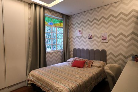 Apartamento à venda com 130m², 3 quartos e 1 vaga Apartamento à venda com 130m², 3 quartos e 1 vagaQuarto