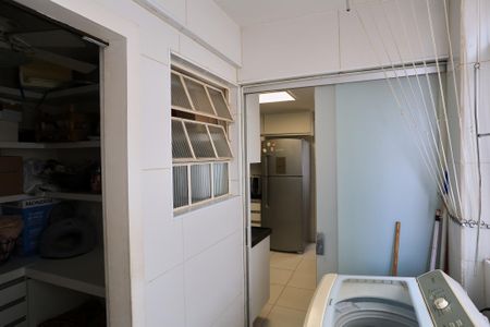 Apartamento à venda com 130m², 3 quartos e 1 vaga Apartamento à venda com 130m², 3 quartos e 1 vagaÁrea de Serviço