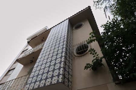 Apartamento à venda com 130m², 3 quartos e 1 vaga Apartamento à venda com 130m², 3 quartos e 1 vagaFachada