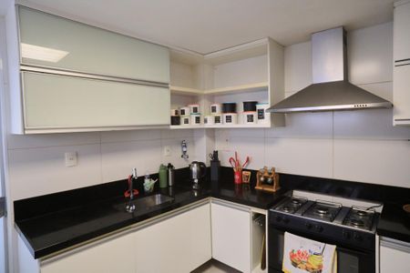 Apartamento à venda com 130m², 3 quartos e 1 vaga Apartamento à venda com 130m², 3 quartos e 1 vagaCozinha